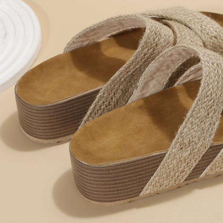Pantoufles à bandoulière tissées sandales à plateforme d'été chaussures de plage plates pour femmes