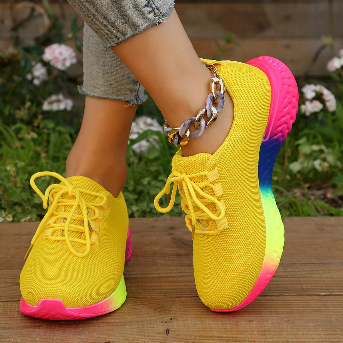 Chaussures en maille à lacets,