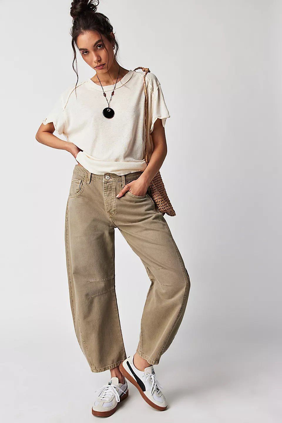 Jeans à taille moyenne, en forme de jambe large | en forme de taille moyenne | décontracté | taille moyenne