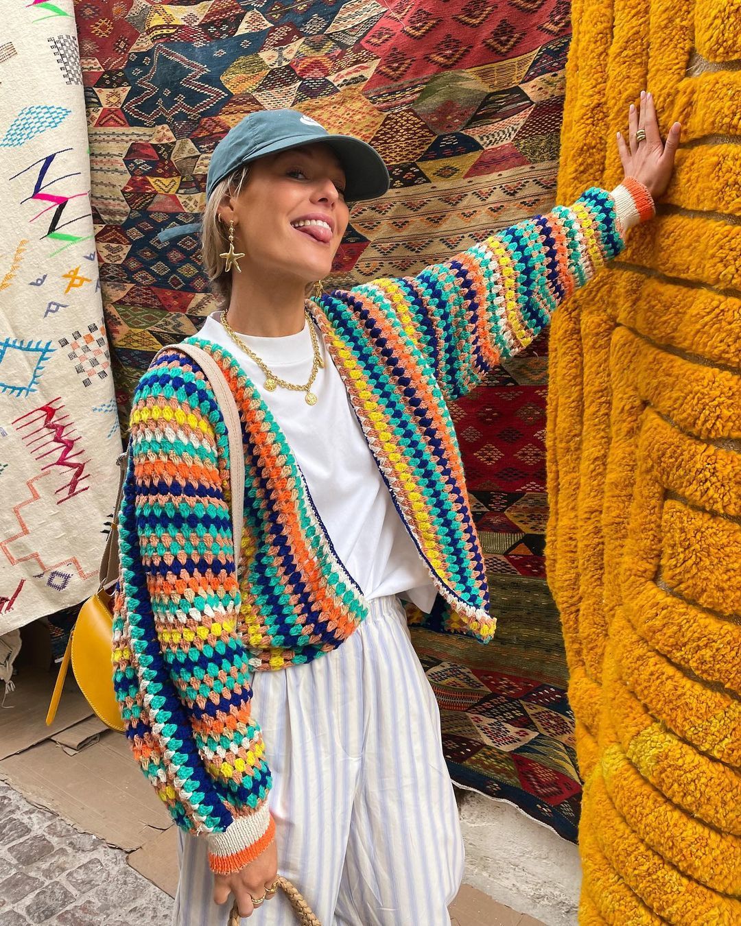 Manteau de cardigan pull en forme d'arc-en-ciel rayé