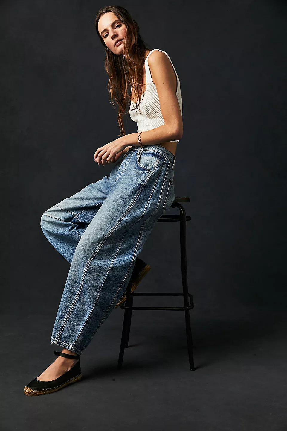 Jeans à taille moyenne, en forme de jambe large | en forme de taille moyenne | décontracté | taille moyenne