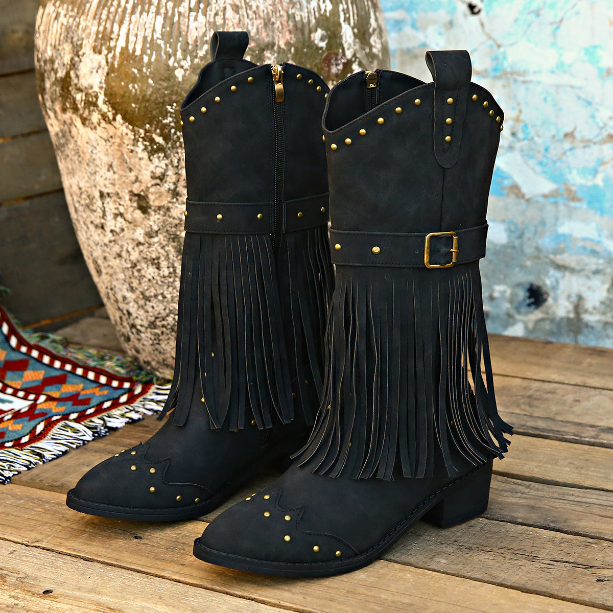 Bottes à pompons rétro avec sangle à rivet,