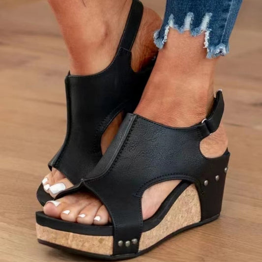 Sandales à rivet à semelles compensées pour femmes