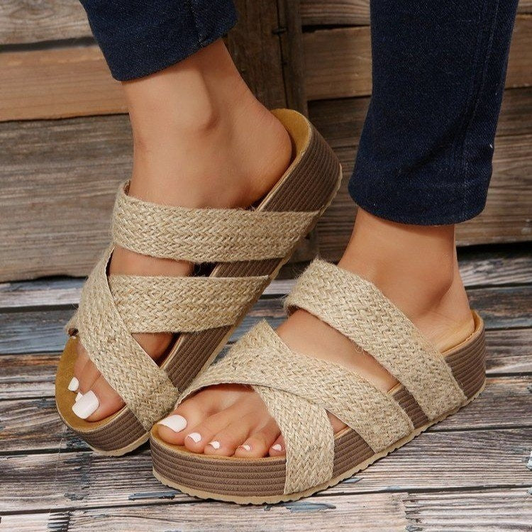 Pantoufles à bandoulière tissées sandales à plateforme d'été chaussures de plage plates pour femmes