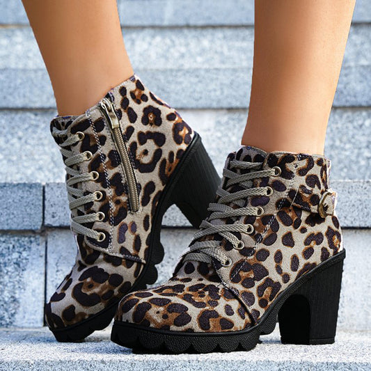 Bottines à lacets en daim,