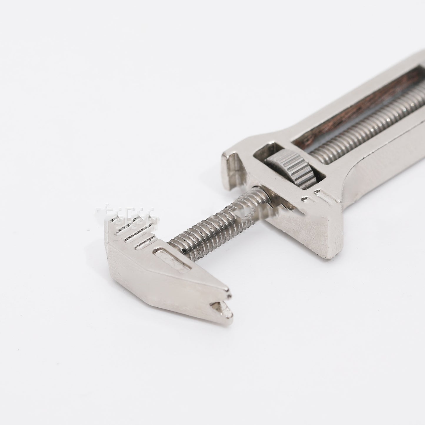 Cutter multifonctionnel compact en alliage de titane