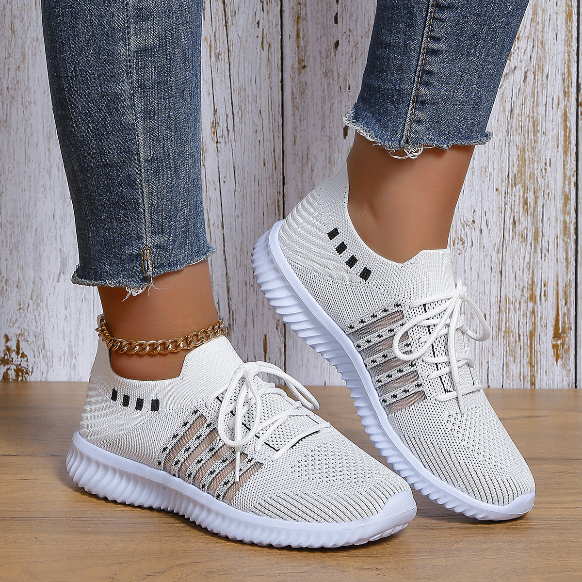 Chaussures de sport à lacets,