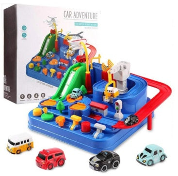 De voitures passent par grande aventure parking lot rail voiture jouet